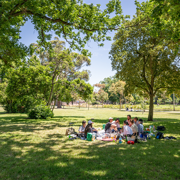 Family having a picnic at Edinburgh Gardens